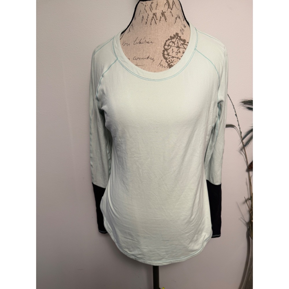 Lululemon Athletic Long Sleeve Raglan Top Mint Green Black Sleeve‎ Contrast 6